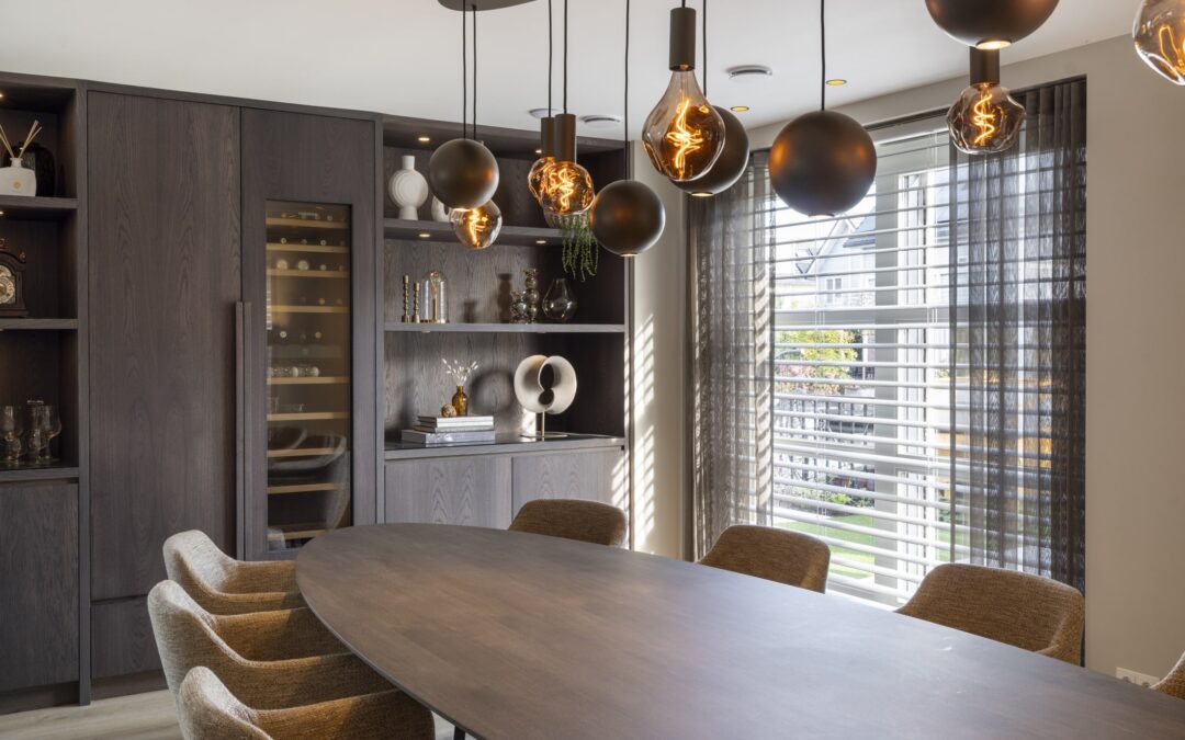 Binnenkijken bij een modern interieur met Megaview® jaloezieën
