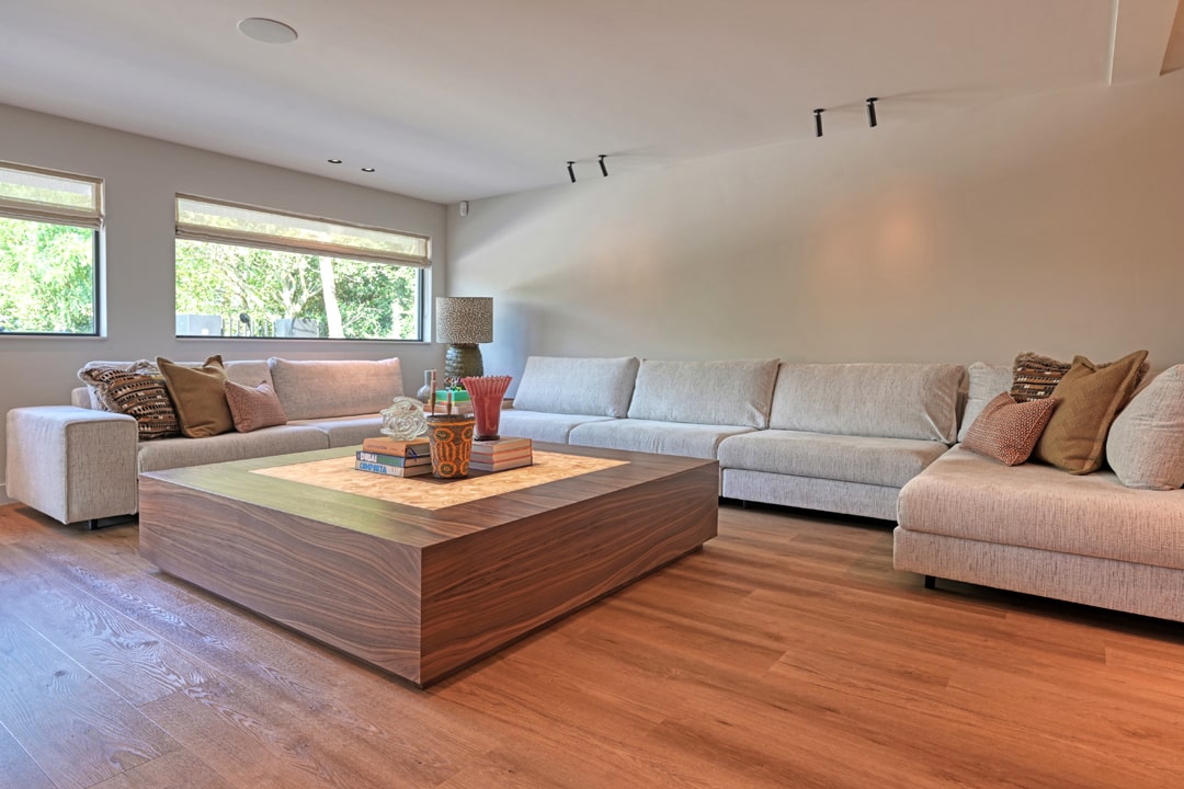 grote bank in woonkamer