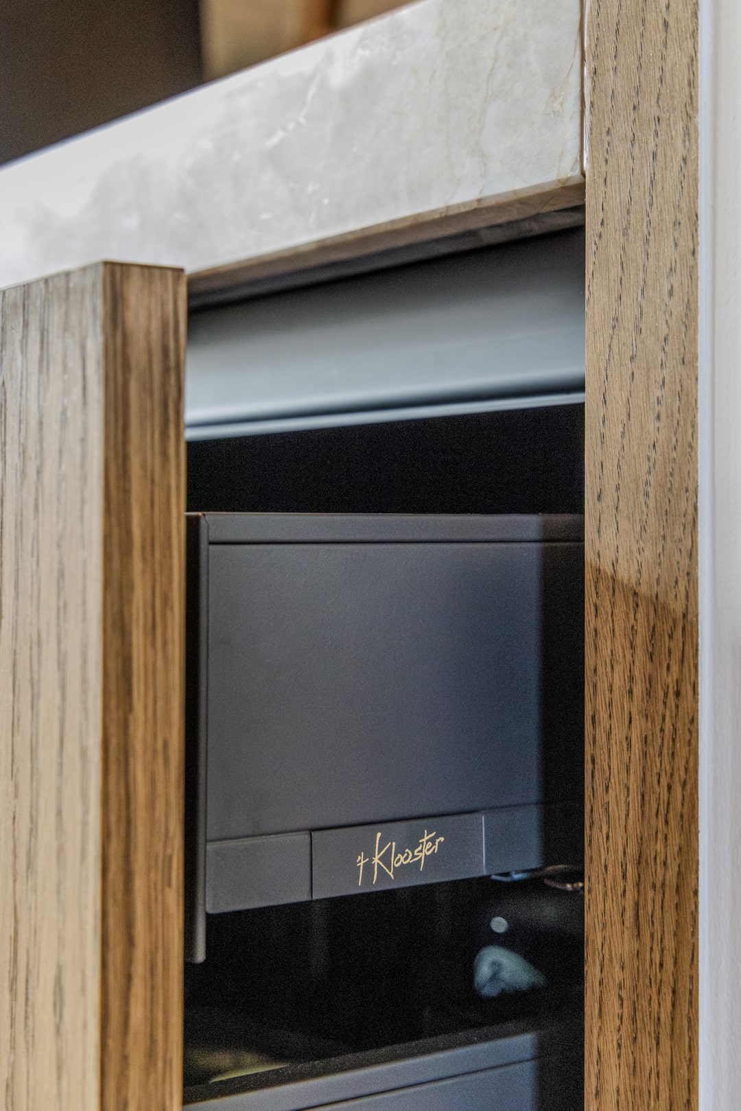 houten keuken met marmerblad