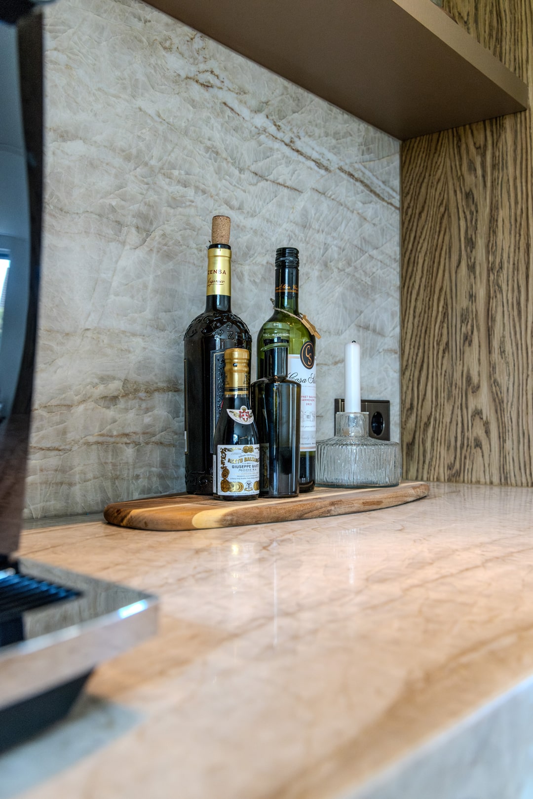 houten keuken met marmerblad