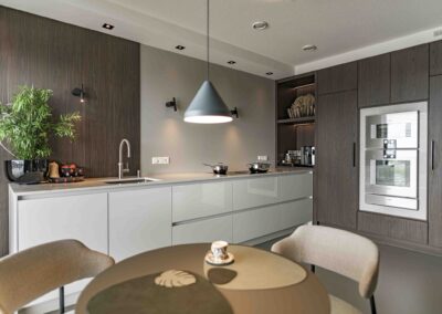 Appartement met uitzicht op het Rotterdamse havengebied.