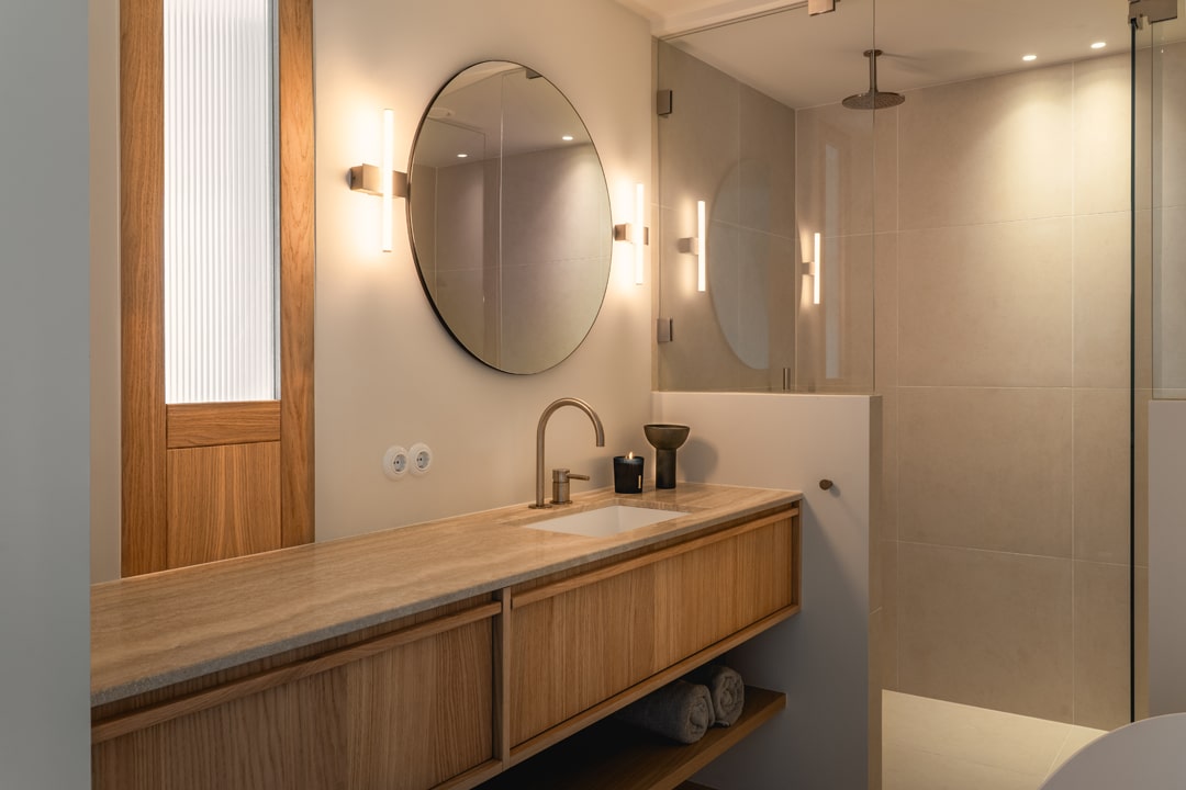 douche badkamer wand marmer