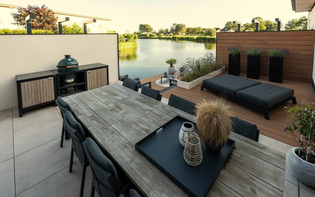 Buiten koken aan het water met een Big Green Egg