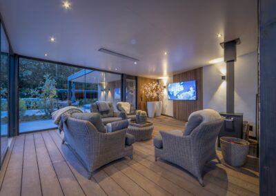 Het terras als leefruimte: voorjaarstrends in high-end buitenontwerp