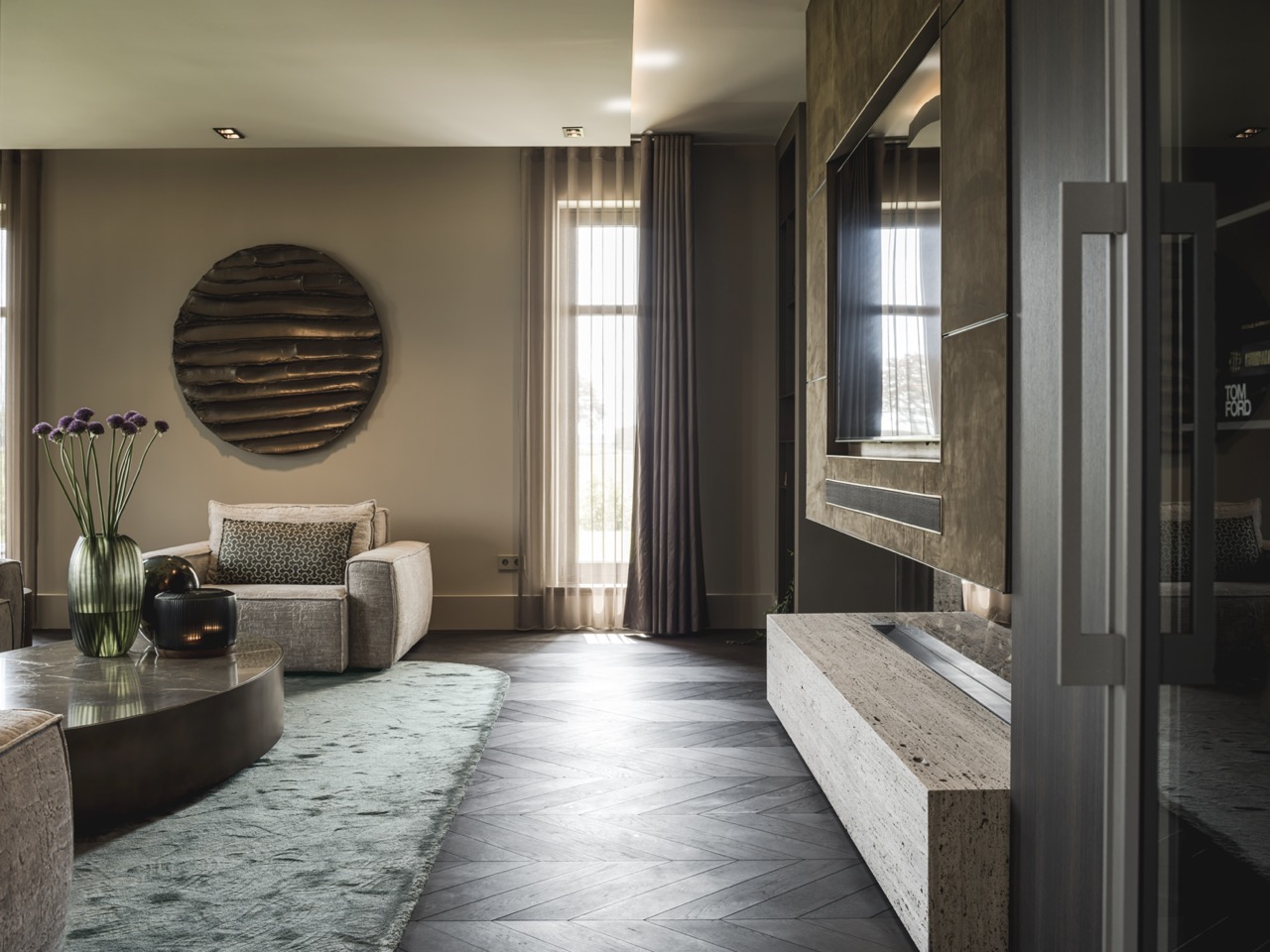 Woonkamer met grote ronde bank