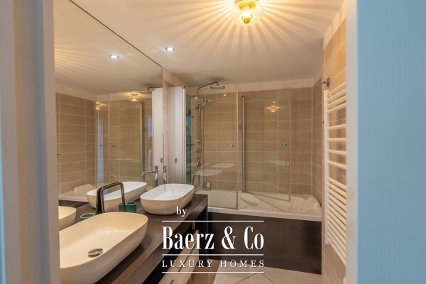 luxe koninklijke badkamer