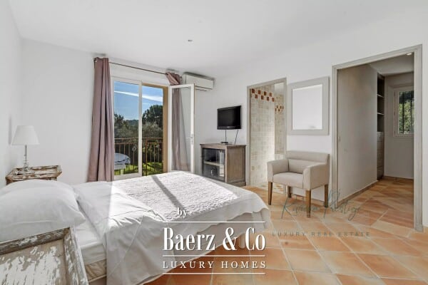 Villa saint tropez bedroom