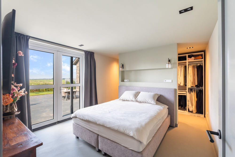 Master bedroom en inloopkast