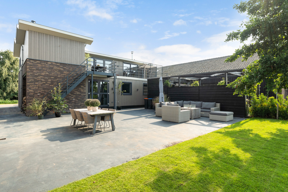 Huis baerz tuin